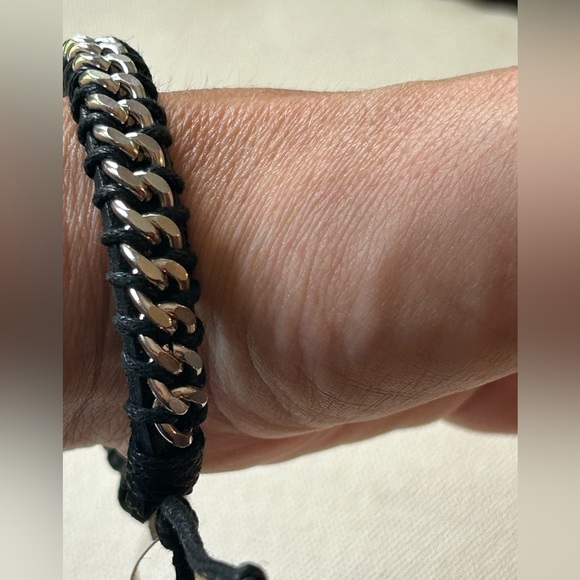 Leather and chain woven together, adjustable bracelet, black, and silver - Picture 4 of 5